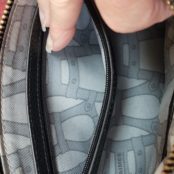 EUC- Aimee Kestenberg Leather Wristlet - Picture 6 of 7